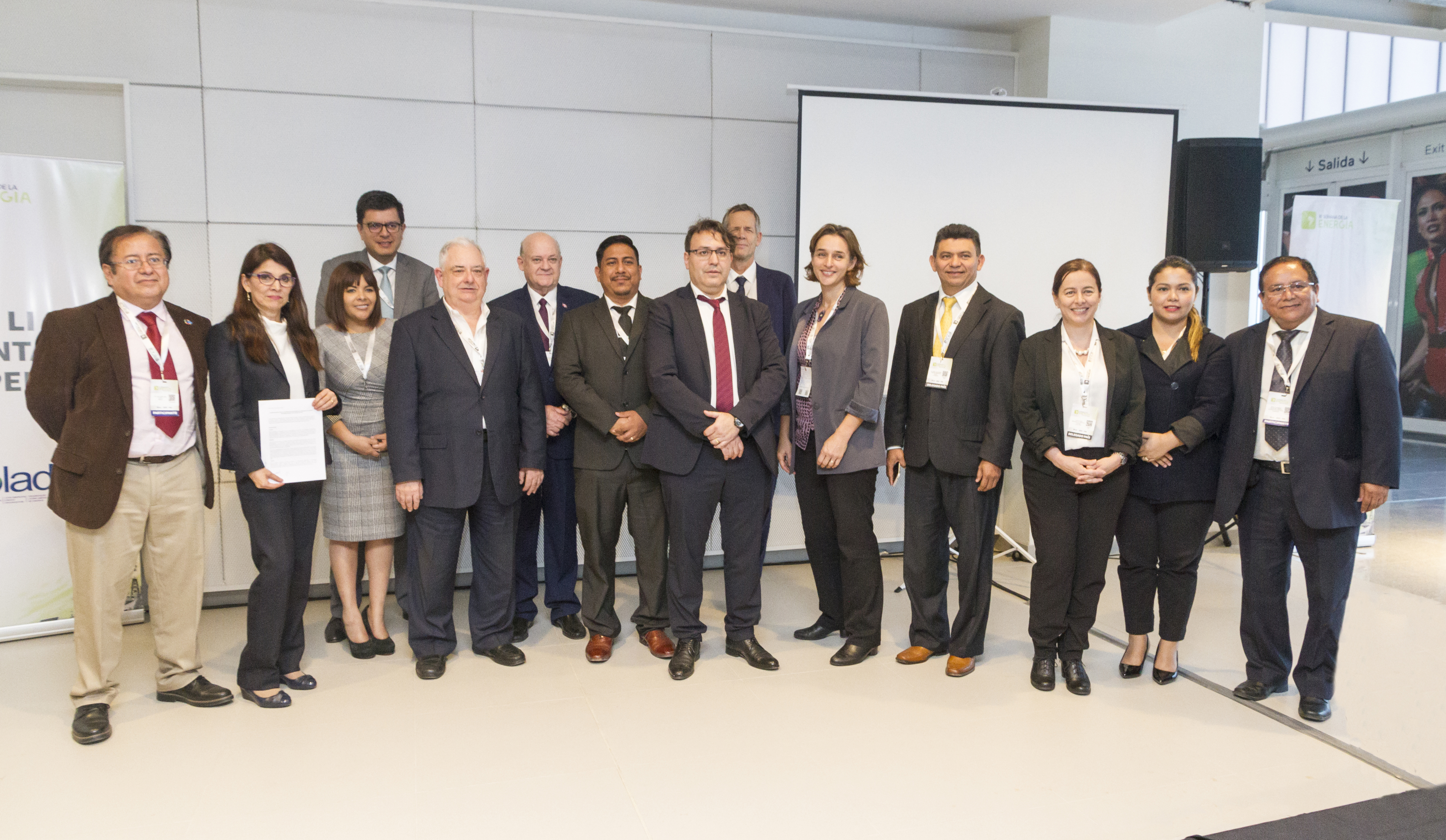Alianza regional convertirá a Centroamérica en el primer territorio con 100% de cobertura a energía