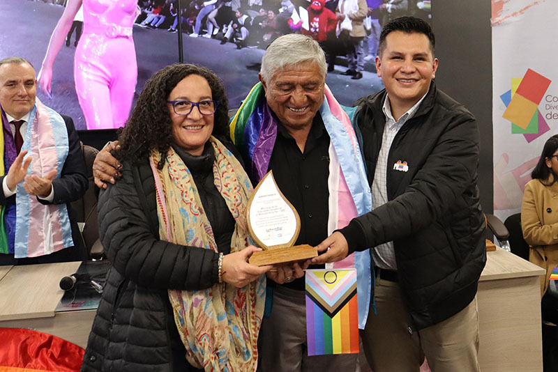Hivos colleagues receive award for defending LGBT rights in Bolivia 