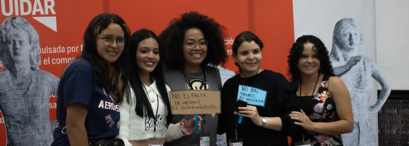 Cover Journeys of Courage booklet about SRHR in Honduras